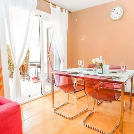 Cl11 Townhouse With Sea Views Holiday home