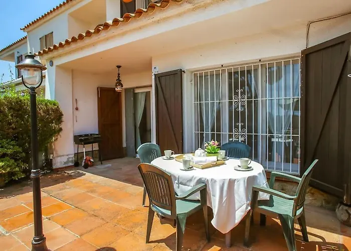 Cl11 Townhouse With Sea Views *