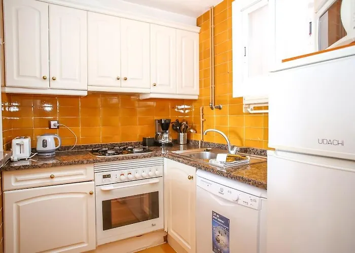 Cl11 Townhouse With Sea Views