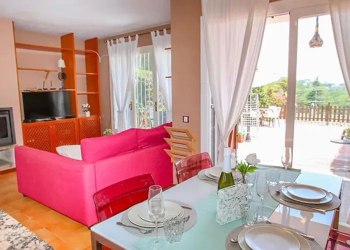 Дом отдыха Cl11 Townhouse With Sea Views Льорет-де-Мар